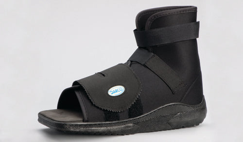 Slimline Cast Boot Black Square-Toe Adult Medium